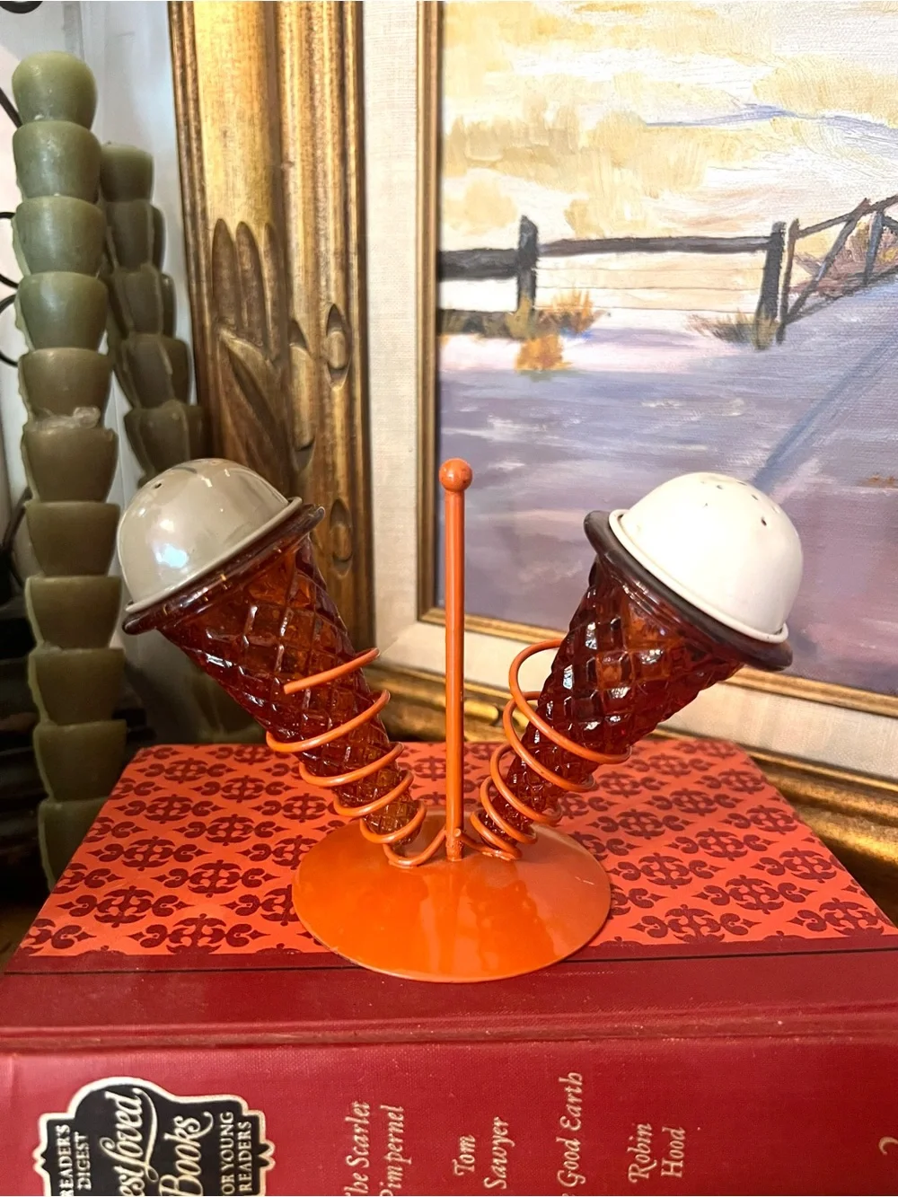 Vintage 1940s 50s Amber Glass ICE CREAM CONE Parlor Salt & Pepper Shakers Set